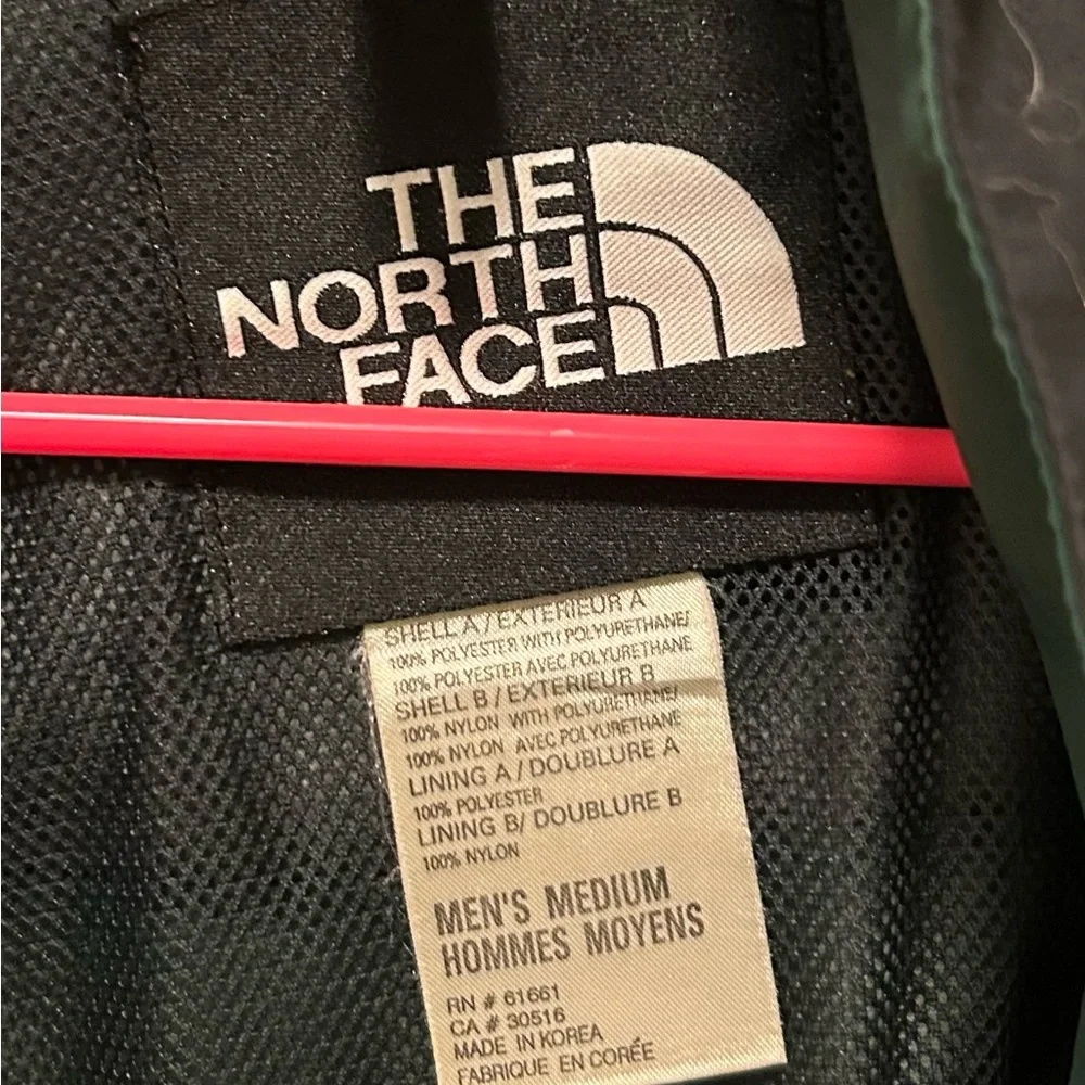 90s The North Face Dark Green Hydroseal Windbreaker/Jacket - Picture 7 of 7